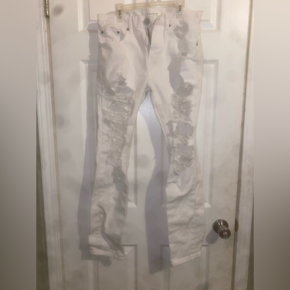 28X30 white ripped denim jeans from PacSun